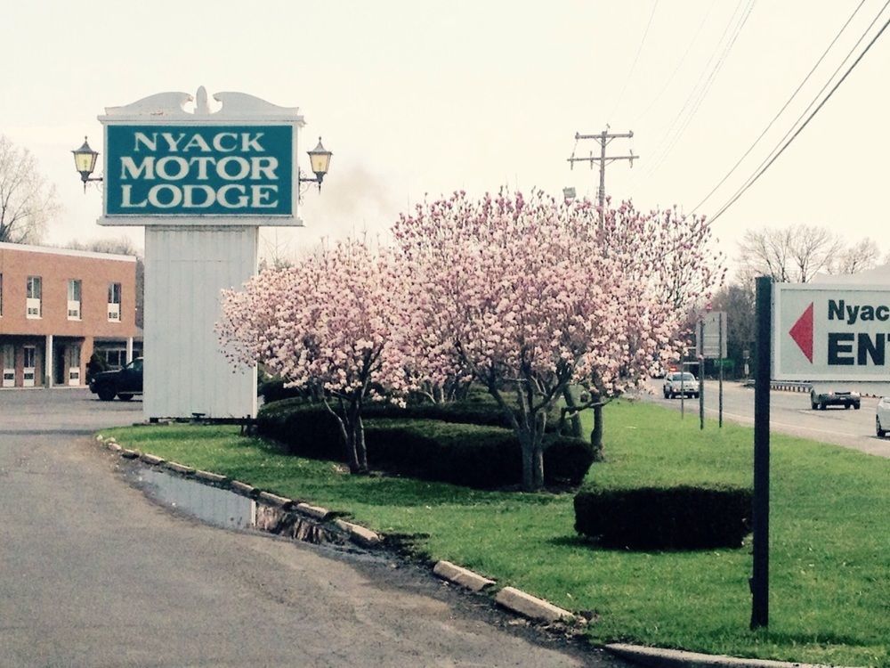 Tappan Zee Hotel West Nyack Bagian luar foto