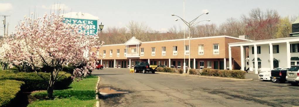 Tappan Zee Hotel West Nyack Bagian luar foto