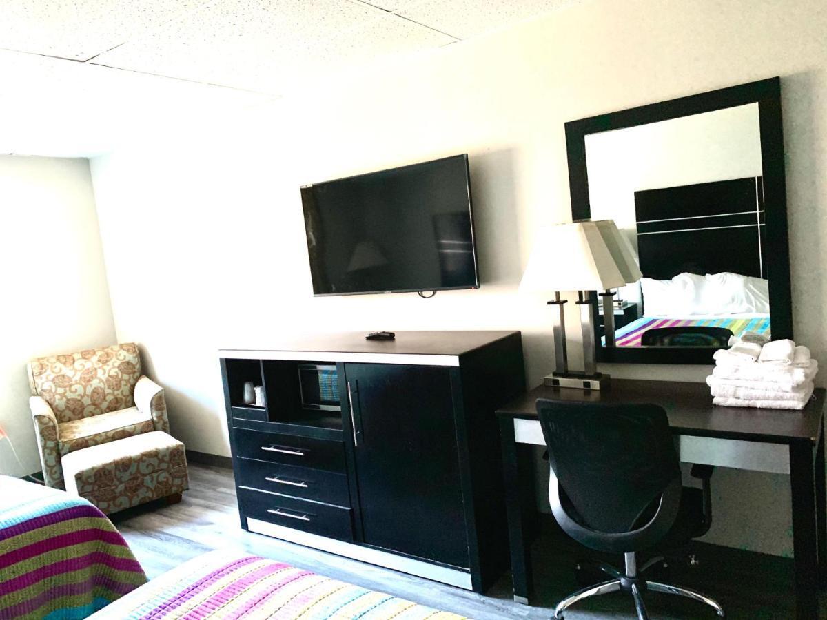 Tappan Zee Hotel West Nyack Bagian luar foto