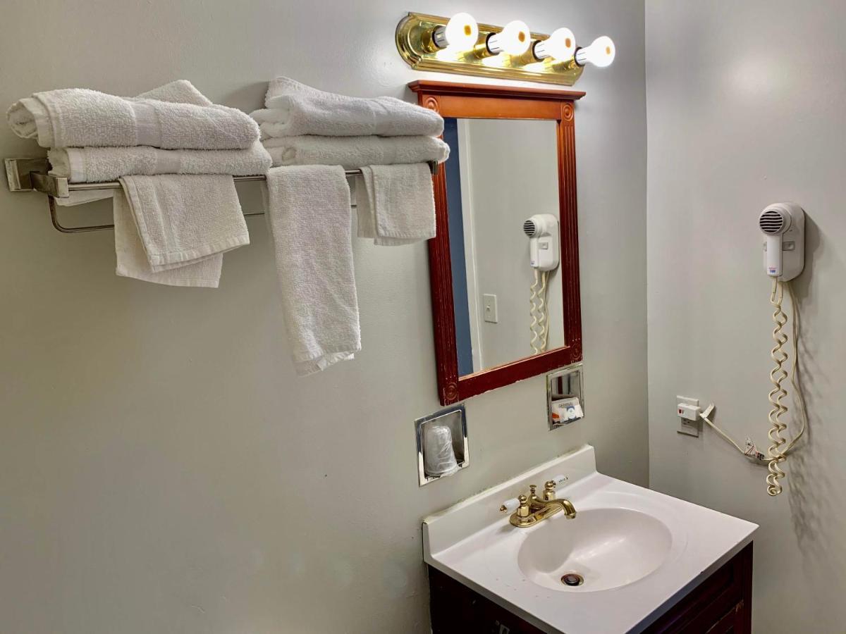 Tappan Zee Hotel West Nyack Bagian luar foto